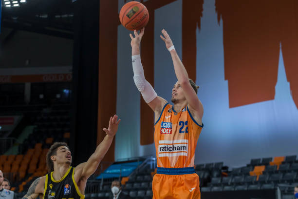 即将首发 即将首发